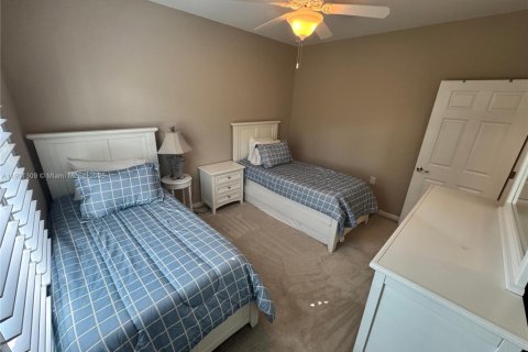 Condo in Bonita Springs, Florida, 2 bedrooms  № 1956594 - photo 23