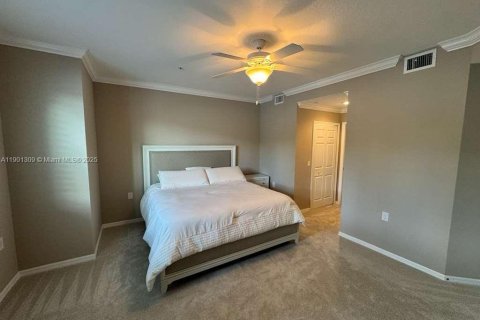 Condo in Bonita Springs, Florida, 2 bedrooms  № 1956594 - photo 17