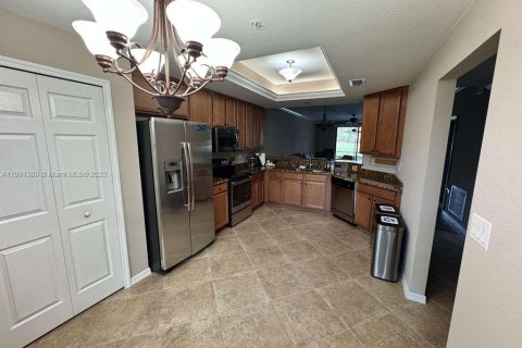 Condo in Bonita Springs, Florida, 2 bedrooms  № 1956594 - photo 7