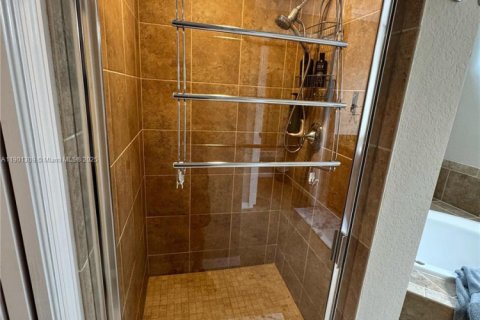 Condo in Bonita Springs, Florida, 2 bedrooms  № 1956594 - photo 21