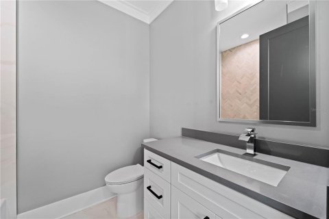 House in Sarasota, Florida 4 bedrooms, 190.26 sq.m. № 1034252 - photo 17