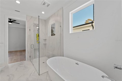House in Sarasota, Florida 4 bedrooms, 190.26 sq.m. № 1034252 - photo 22