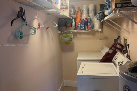 Condo in Coral Springs, Florida, 2 bedrooms  № 2012583 - photo 3