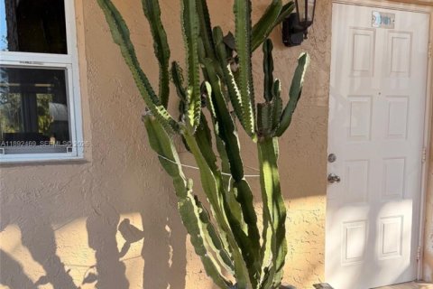 Снять в аренду кондоминиум в Корал-Спрингс, Флорида 2 спальни, 71.35м2, № 2012583 - фото 12