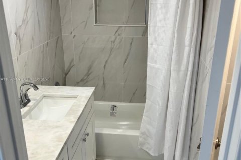 Снять в аренду кондоминиум в Корал-Спрингс, Флорида 2 спальни, 71.35м2, № 2012583 - фото 15