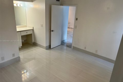 Снять в аренду кондоминиум в Корал-Спрингс, Флорида 2 спальни, 71.35м2, № 2012583 - фото 16