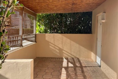 Villa ou maison à louer à Hollywood, Floride: 1 chambre № 1999544 - photo 9