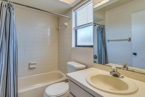Купить кондоминиум в Тарпон-Спрингс, Флорида 4 комнаты, 85.47м2, № 1673373 - фото 9