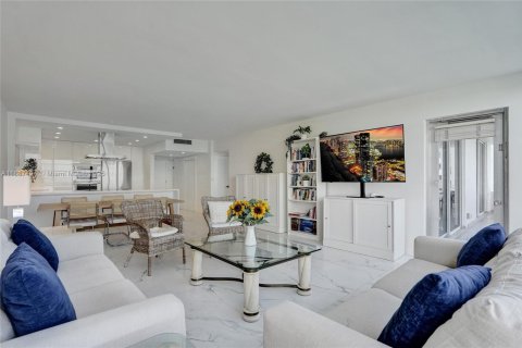 Condominio en venta en Miami Beach, Florida, 2 dormitorios, 122.63 m2 № 1942009 - foto 12