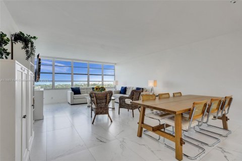 Condominio en venta en Miami Beach, Florida, 2 dormitorios, 122.63 m2 № 1942009 - foto 7