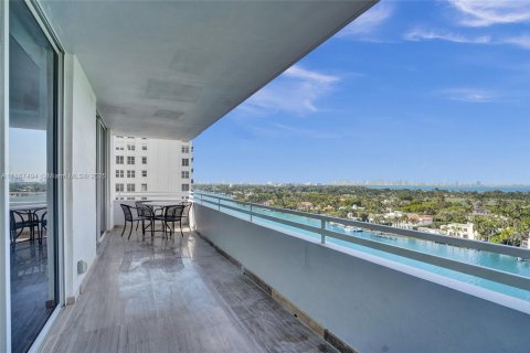 Condominio en venta en Miami Beach, Florida, 2 dormitorios, 122.63 m2 № 1942009 - foto 27