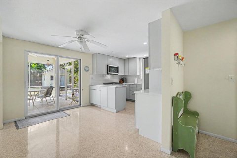 Villa ou maison à vendre à Nokomis, Floride: 2 chambres, 128.11 m2 № 2296322 - photo 8