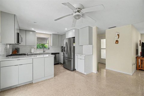 Villa ou maison à vendre à Nokomis, Floride: 2 chambres, 128.11 m2 № 2296322 - photo 7