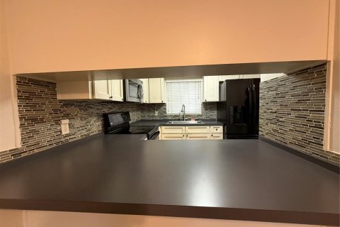 Condo in Winter Haven, Florida, 2 bedrooms № 2122526 - photo 11
