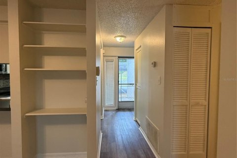 Condo in Winter Haven, Florida, 2 bedrooms № 2122526 - photo 10