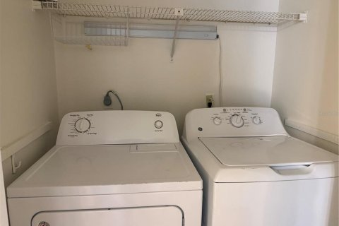 Condo in Winter Haven, Florida, 2 bedrooms № 2122526 - photo 13