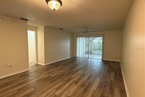 Condo in Winter Haven, Florida, 2 bedrooms № 2122526 - photo 7