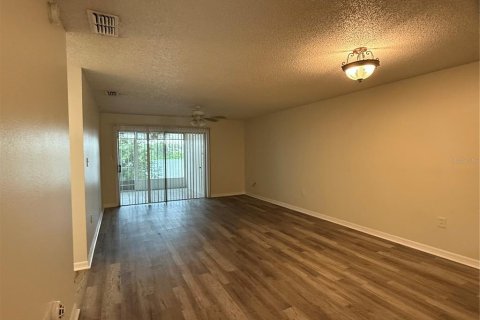 Condo in Winter Haven, Florida, 2 bedrooms № 2122526 - photo 5