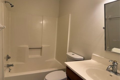Condo in Winter Haven, Florida, 2 bedrooms № 2122526 - photo 17