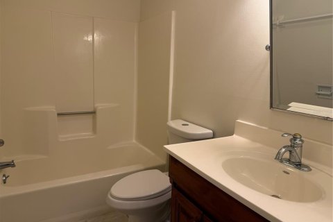 Condo in Winter Haven, Florida, 2 bedrooms № 2122526 - photo 16