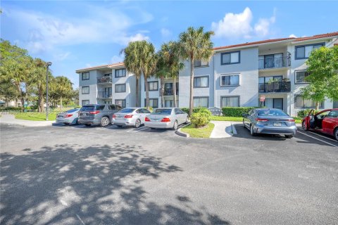 Купить кондоминиум в Корал-Спрингс, Флорида 2 спальни, 91.6м2, № 2005170 - фото 16