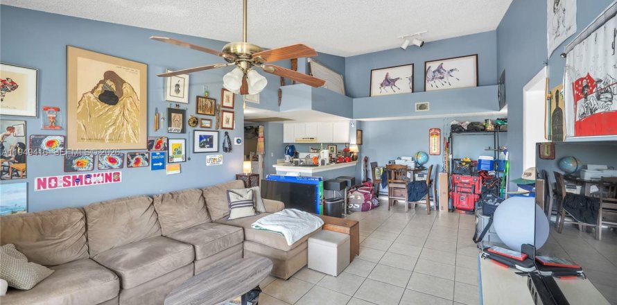 Кондоминиум с 2 спальнями в Корал-Спрингс, Флорида № 2005170