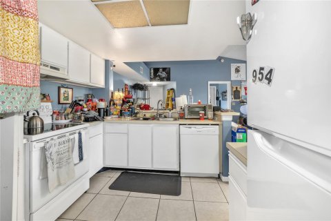 Купить кондоминиум в Корал-Спрингс, Флорида 2 спальни, 91.6м2, № 2005170 - фото 5