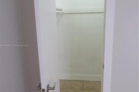 Touwnhouse à louer à Miami Lakes, Floride: 2 chambres, 98.01 m2 № 2002837 - photo 21