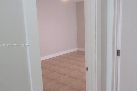 Touwnhouse à louer à Miami Lakes, Floride: 2 chambres, 98.01 m2 № 2002837 - photo 22
