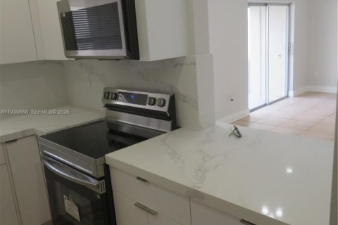 Touwnhouse à louer à Miami Lakes, Floride: 2 chambres, 98.01 m2 № 2002837 - photo 11