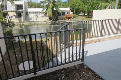 Touwnhouse à louer à Miami Lakes, Floride: 2 chambres, 98.01 m2 № 2002837 - photo 26
