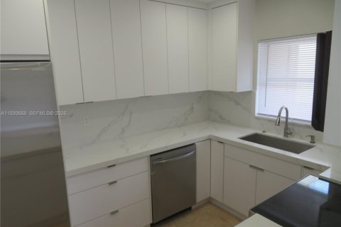 Touwnhouse à louer à Miami Lakes, Floride: 2 chambres, 98.01 m2 № 2002837 - photo 10