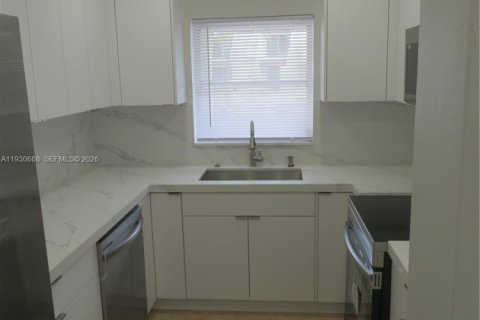 Touwnhouse à louer à Miami Lakes, Floride: 2 chambres, 98.01 m2 № 2002837 - photo 9