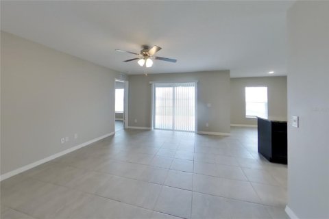 Villa ou maison à louer à Dundee, Floride: 3 chambres, 156.82 m2 № 2095864 - photo 4