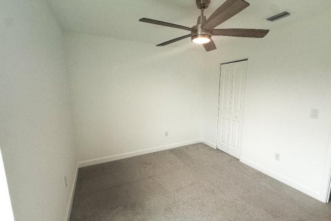 House in Haverhill, Florida 5 bedrooms, 244.7 sq.m. № 2399993 - photo 16