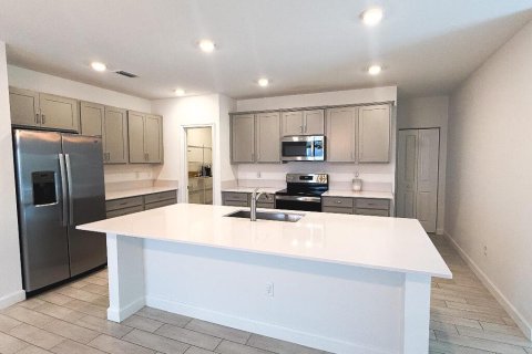 House in Haverhill, Florida 5 bedrooms, 244.7 sq.m. № 2399993 - photo 4