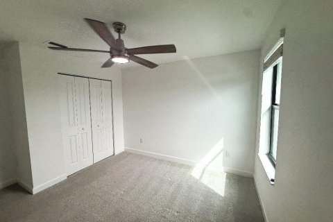 House in Haverhill, Florida 5 bedrooms, 244.7 sq.m. № 2399993 - photo 15