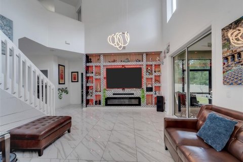 Casa en venta en Kissimmee, Florida, 6 dormitorios, 246.93 m2 № 2092569 - foto 17