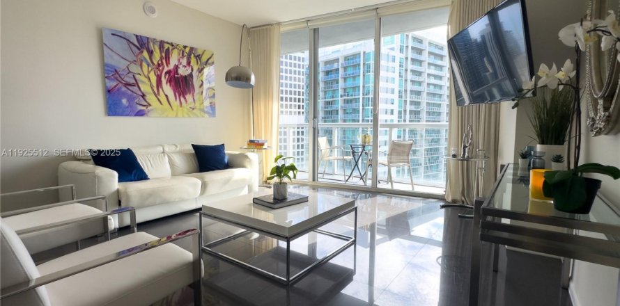 Condominio en Miami, Florida, 1 dormitorio № 1984616