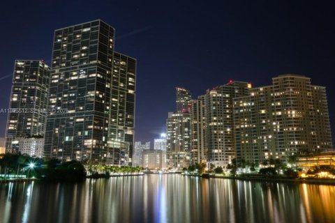 Condominio en venta en Miami, Florida, 1 dormitorio, 78.22 m2 № 1984616 - foto 12