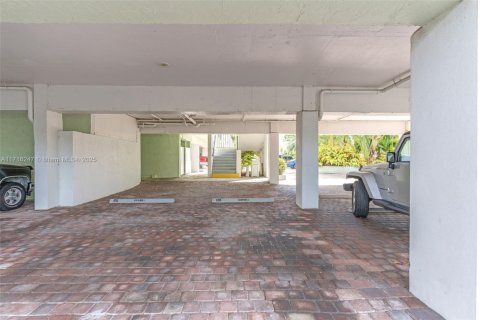Condo in Islamorada, Village of Islands, Florida, 2 bedrooms  № 1470180 - photo 29