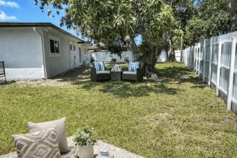 Villa ou maison à vendre à Miami Gardens, Floride: 4 chambres, 132.85 m2 № 2069167 - photo 6