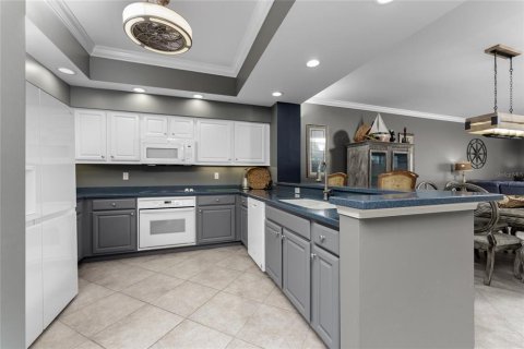 Купить кондоминиум в Пунта-Горда, Флорида 10 комнат, 156.45м2, № 1549554 - фото 15