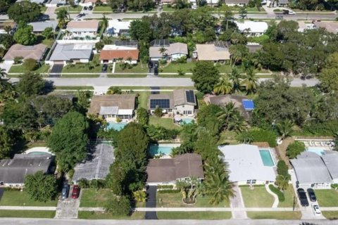 Villa ou maison à louer à Boca Raton, Floride: 4 chambres, 162.58 m2 № 1208834 - photo 1