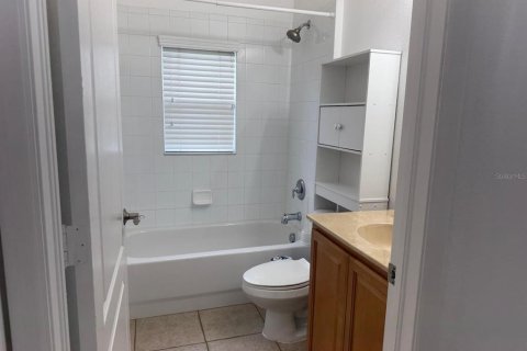 House in Tampa, Florida 3 bedrooms, 194.91 sq.m. № 2234663 - photo 17