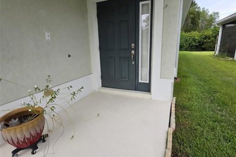 House in Tampa, Florida 3 bedrooms, 194.91 sq.m. № 2234663 - photo 2