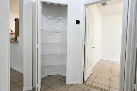 House in Tampa, Florida 3 bedrooms, 194.91 sq.m. № 2234663 - photo 13