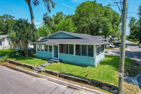 House in Tampa, Florida 3 bedrooms, 103.49 sq.m. № 919014 - photo 1