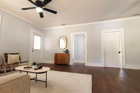 House in Tampa, Florida 3 bedrooms, 103.49 sq.m. № 919014 - photo 9