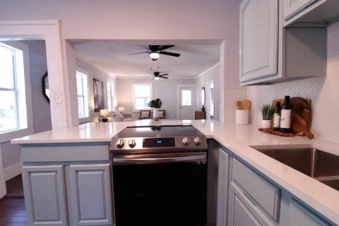 House in Tampa, Florida 3 bedrooms, 103.49 sq.m. № 919014 - photo 12